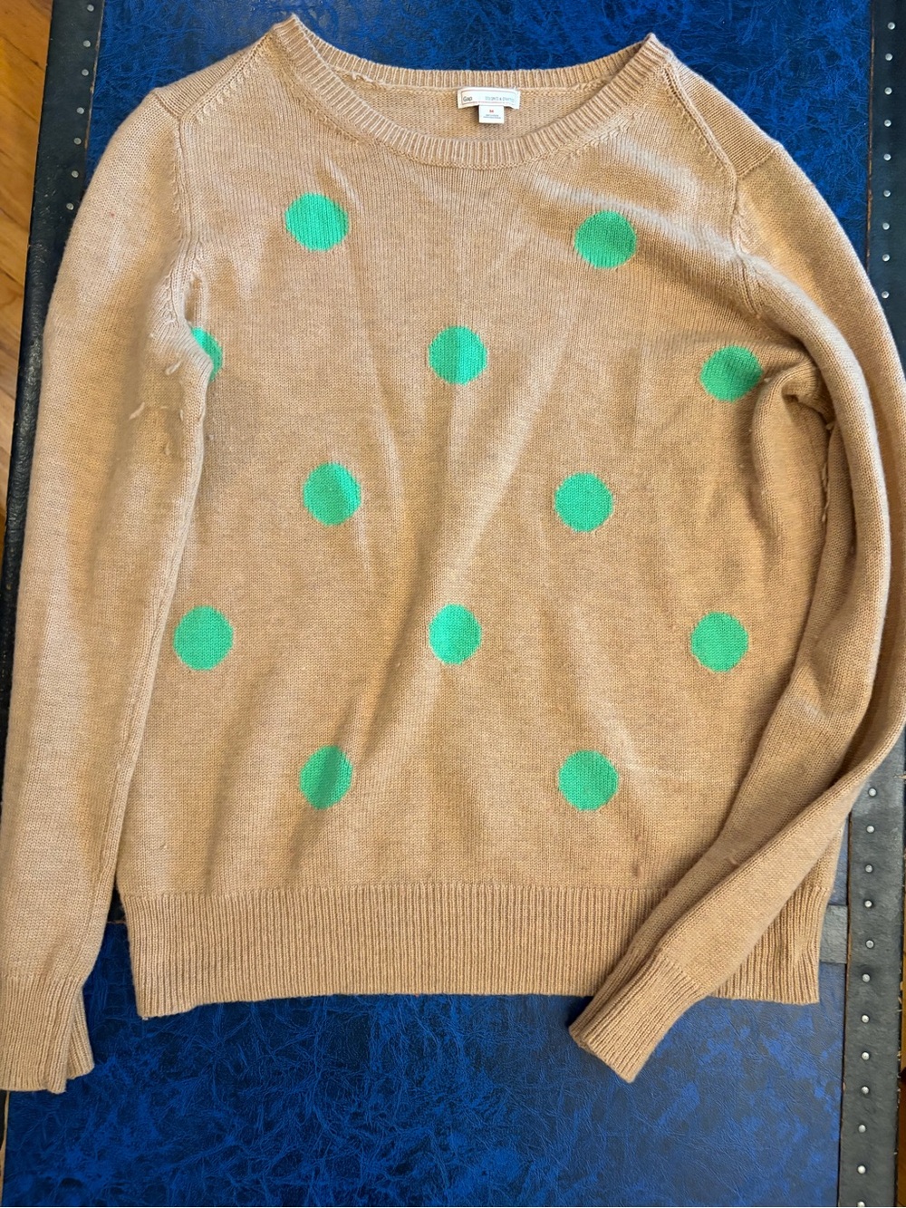 GAP sweater